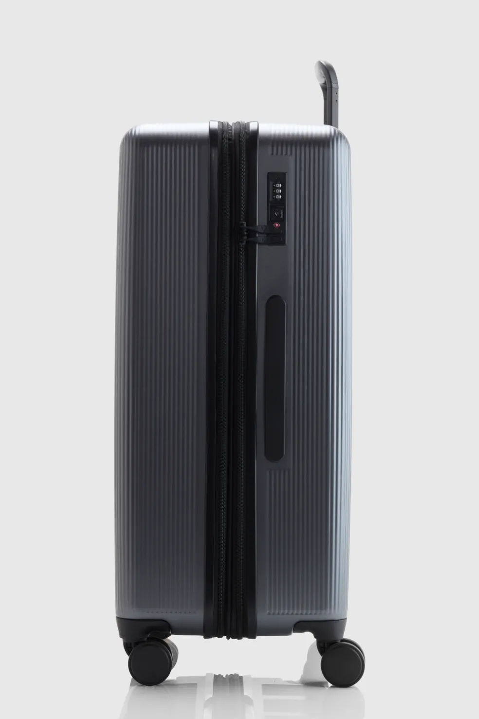 Blackwood Check-In 75cm Suitcase
