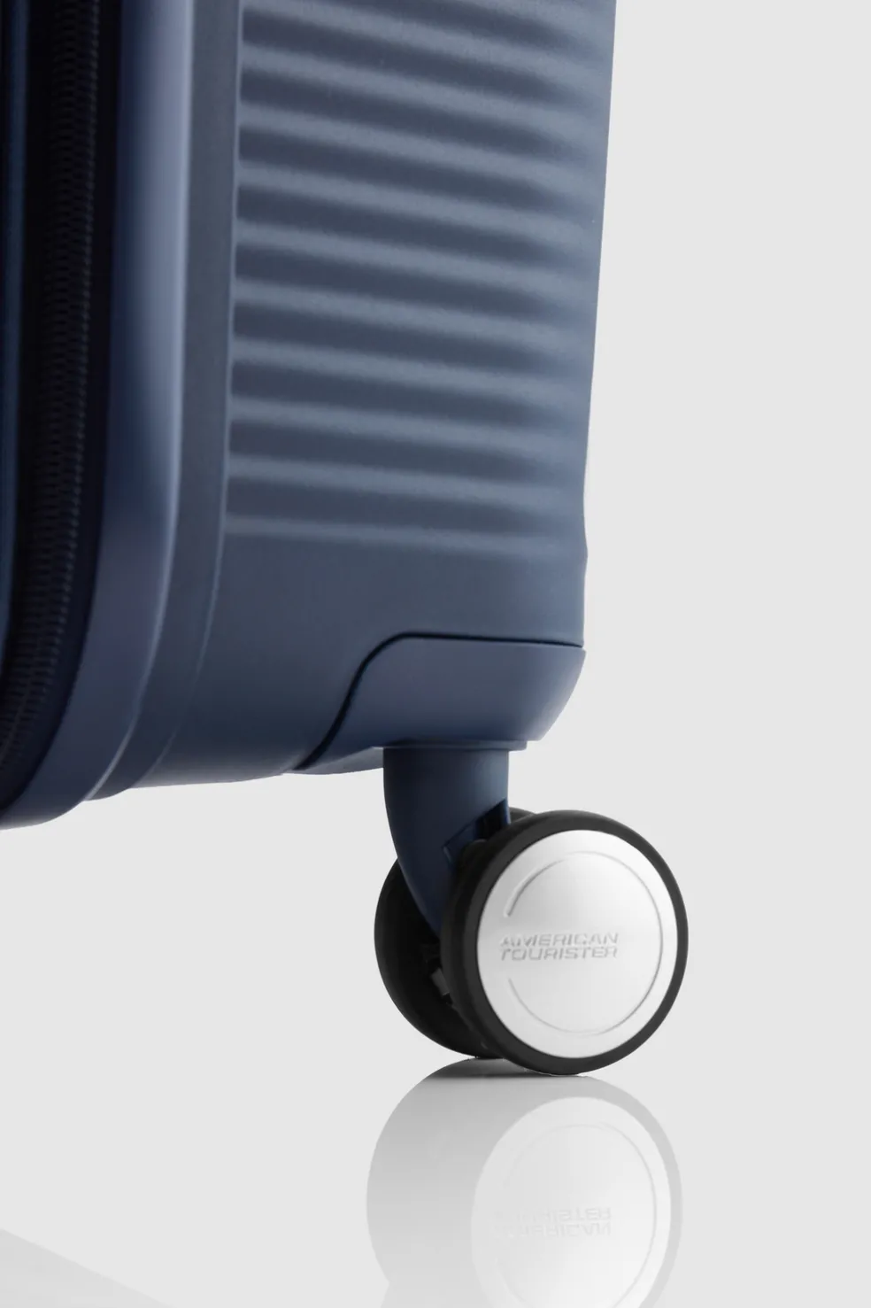 Curio 2 55cm Suitcase