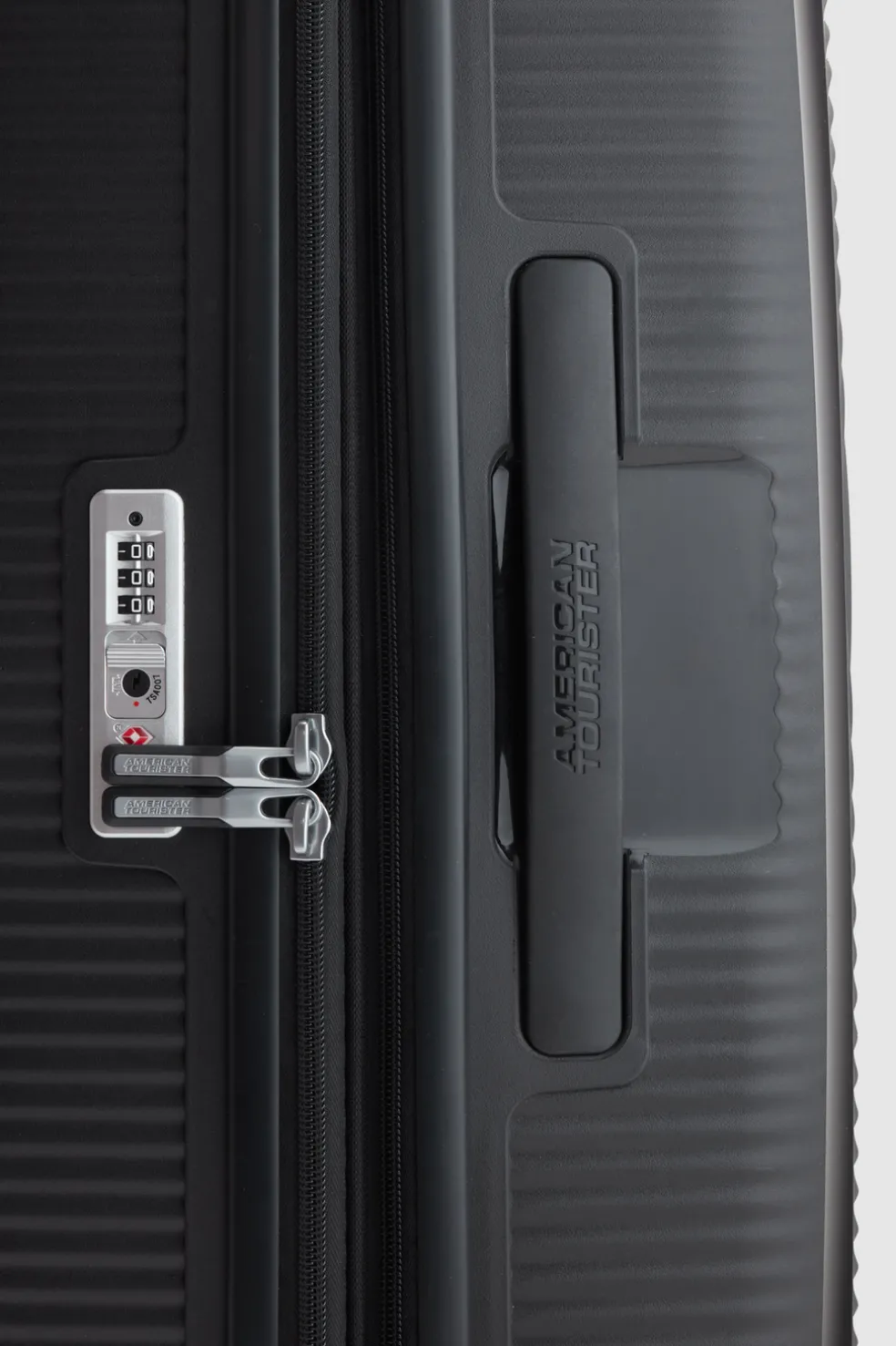 Curio 2 80cm Suitcase