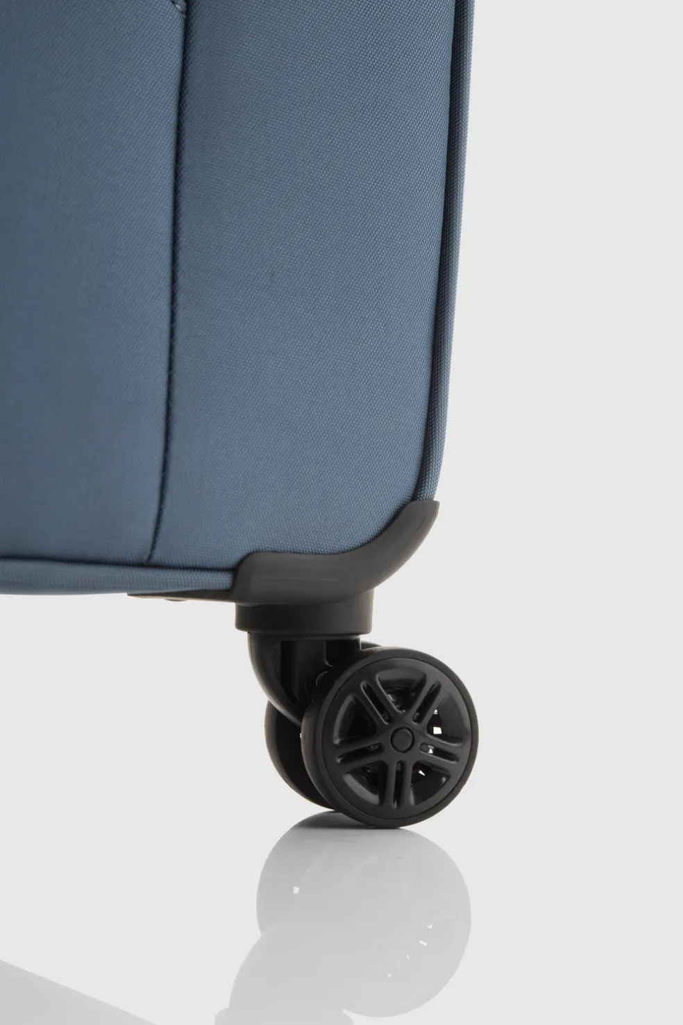Hawthorn Carry-On 56cm Suitcase