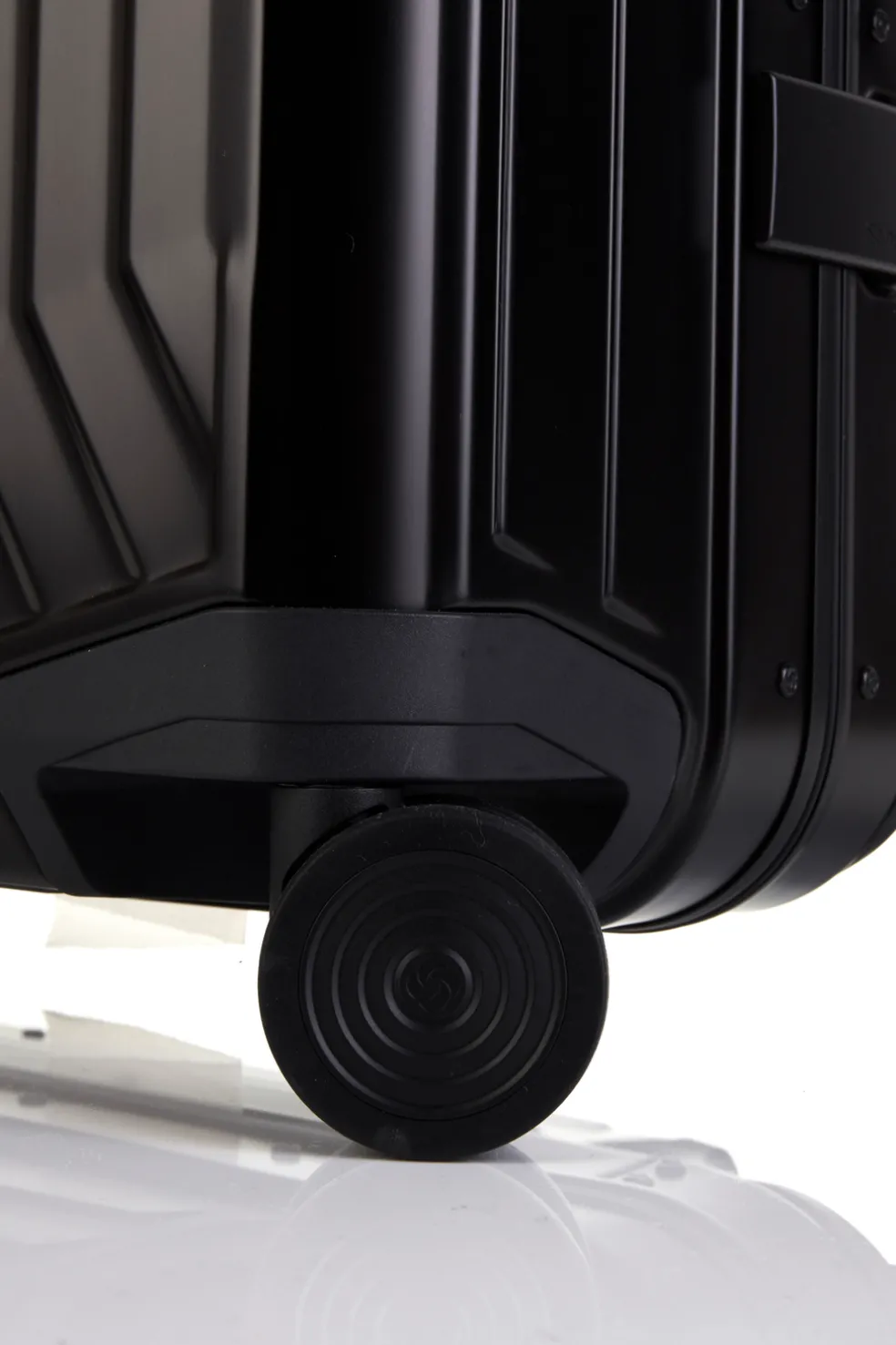 Lite Box ALU 69cm Suitcase