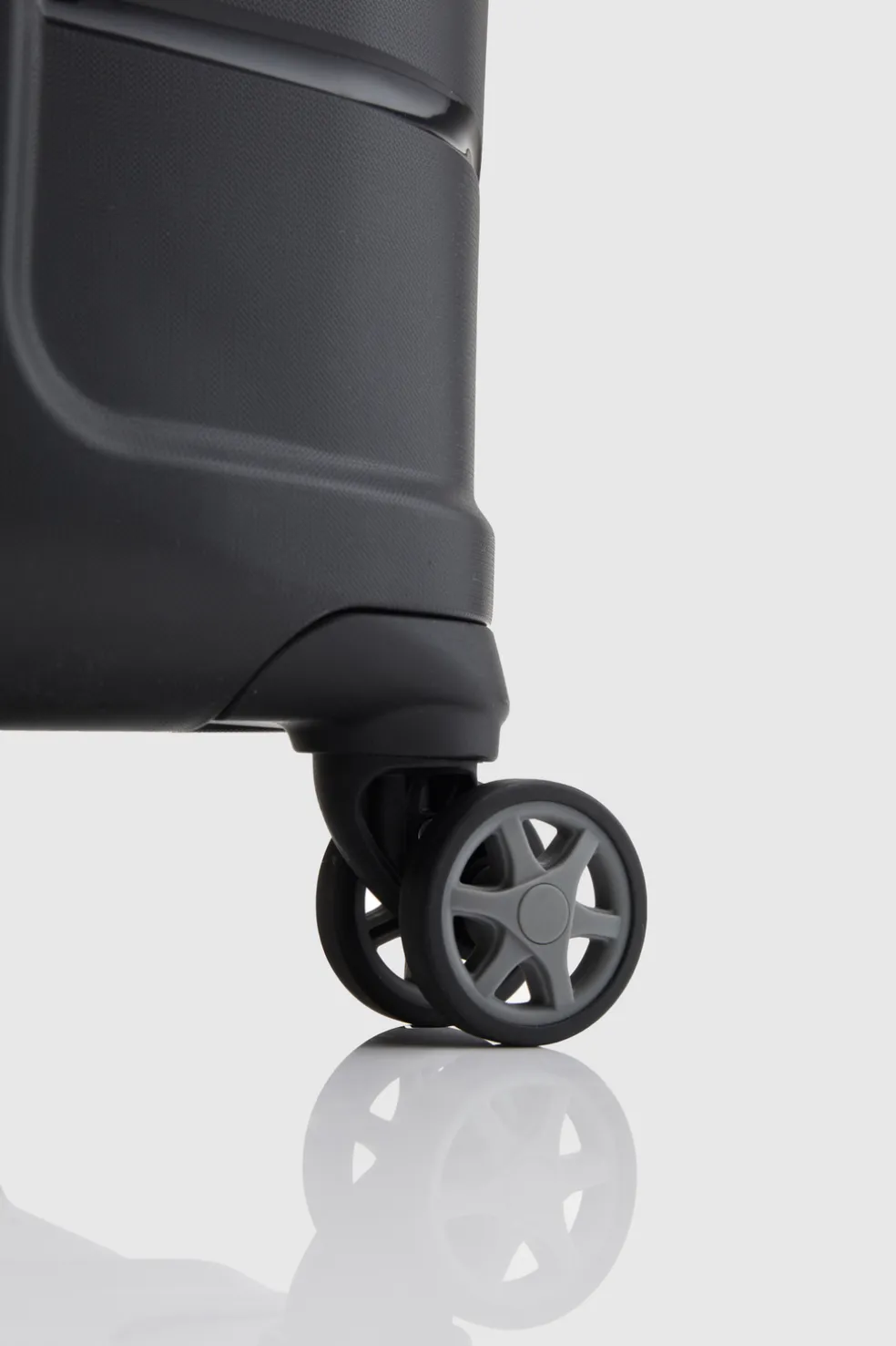 Oc2lite Check-In 81cm Suitcase