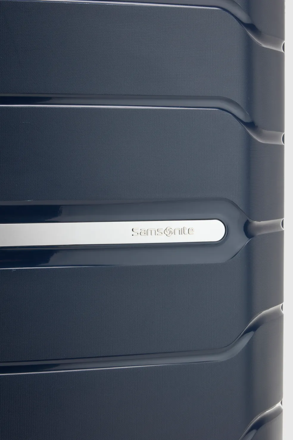 Oc2lite Check-In 81cm Suitcase
