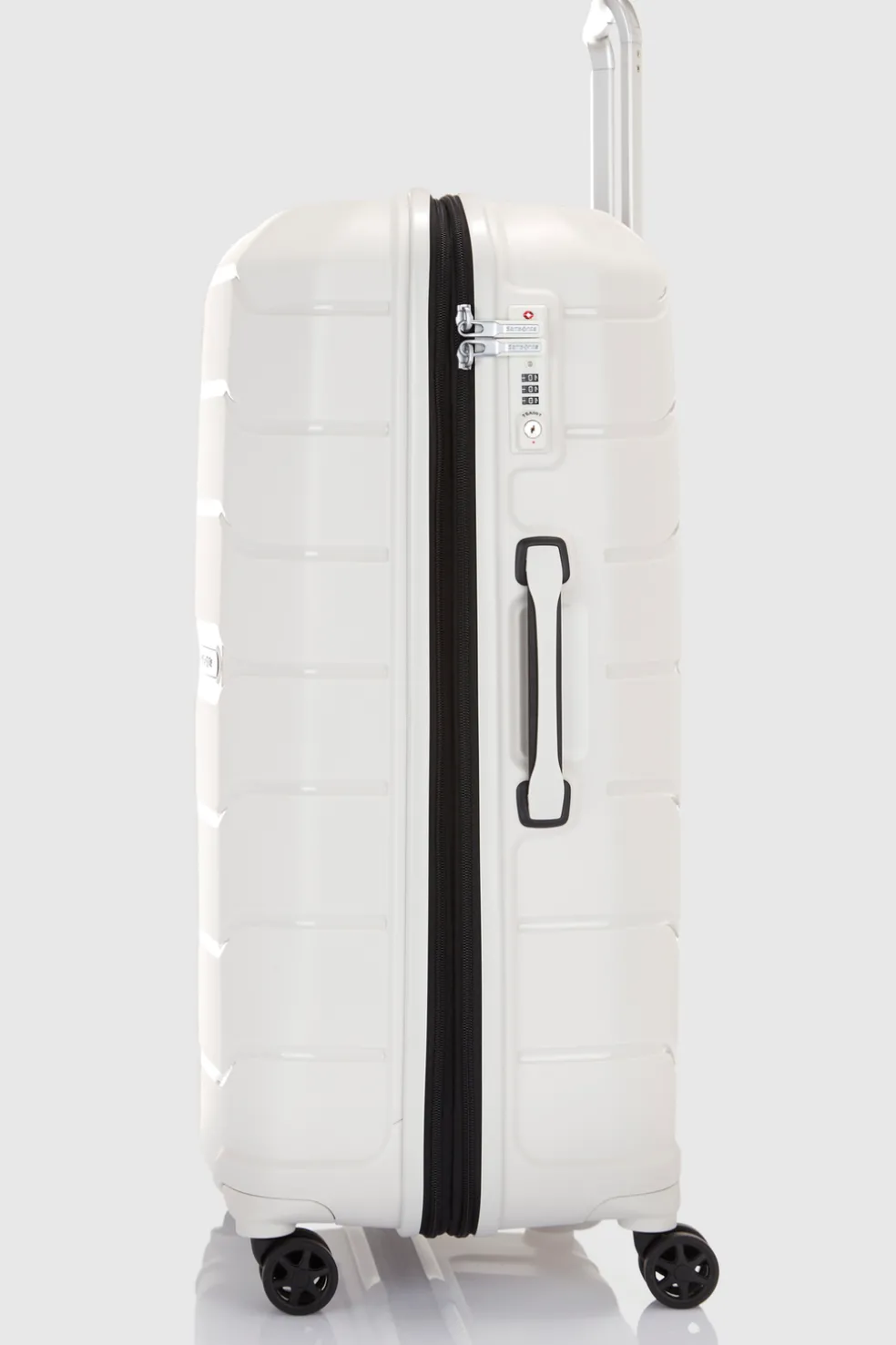 Oc2lite Check-In 81cm Suitcase