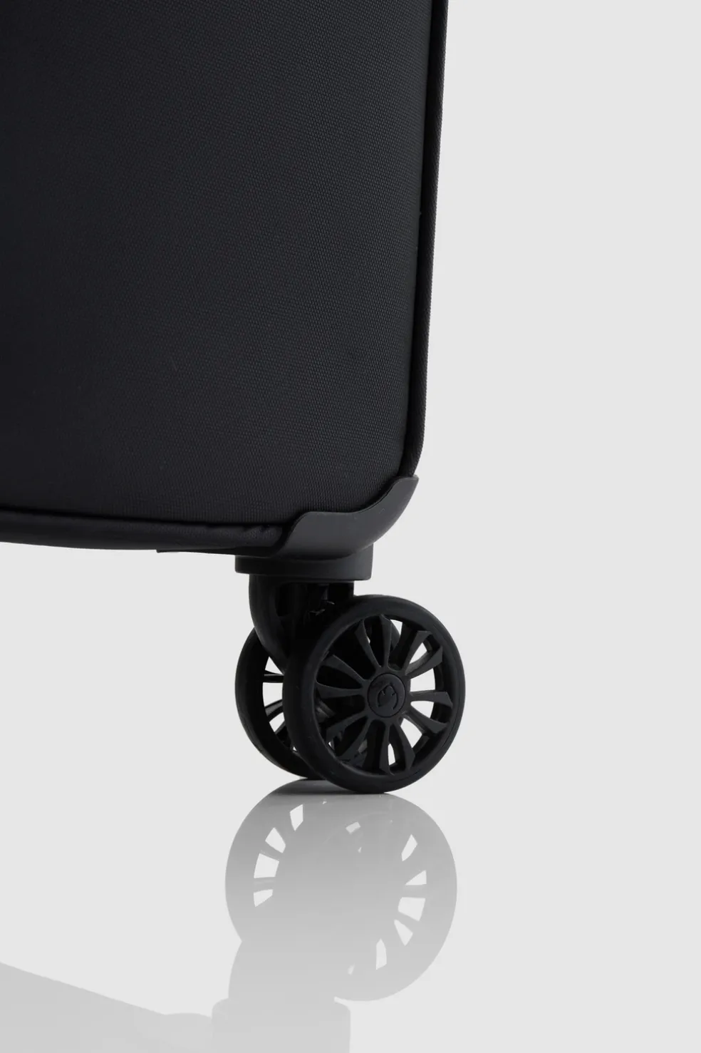 Soft Stripe 2.0 81cm Suitcase