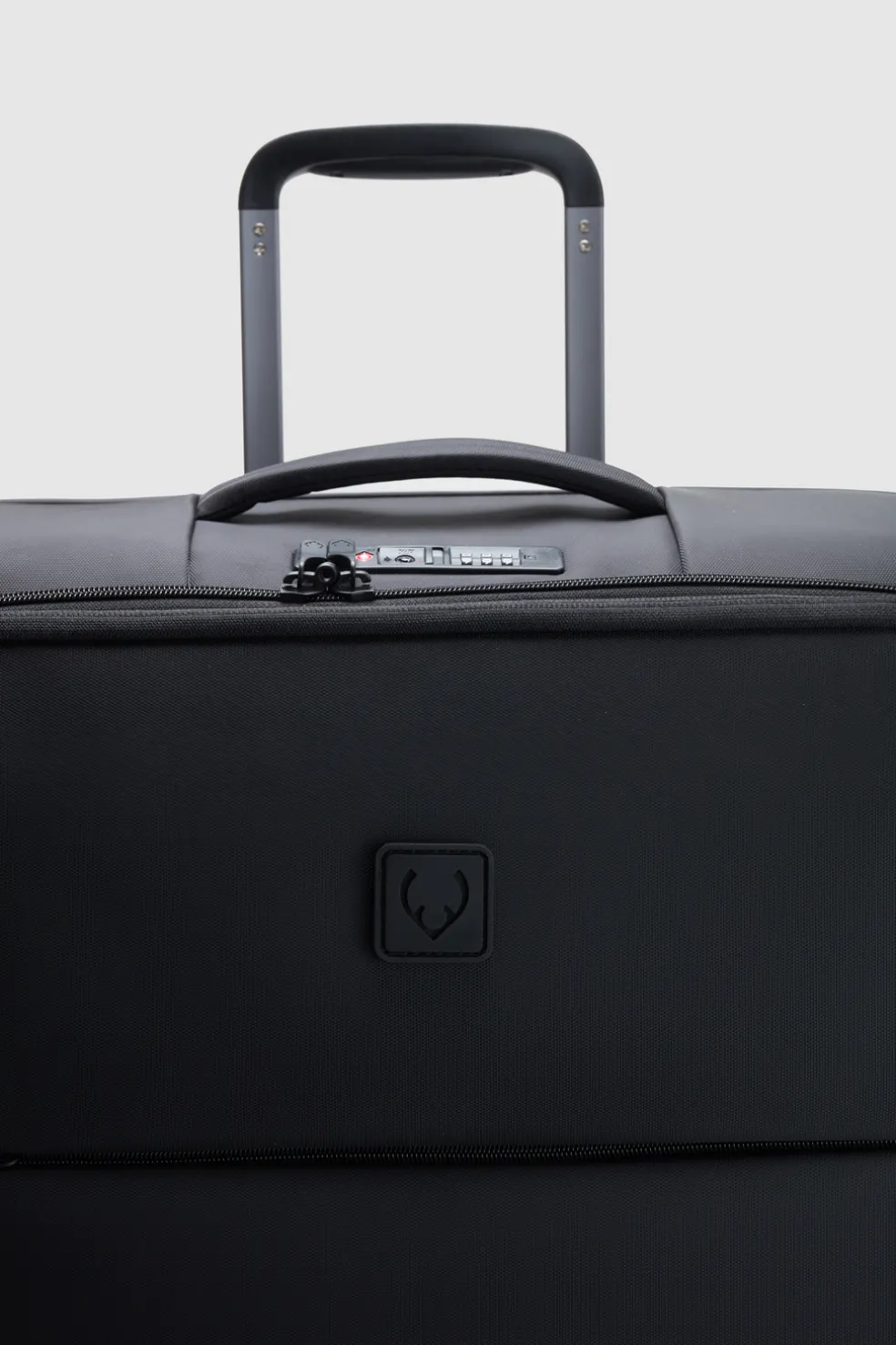 Soft Stripe 2.0 81cm Suitcase