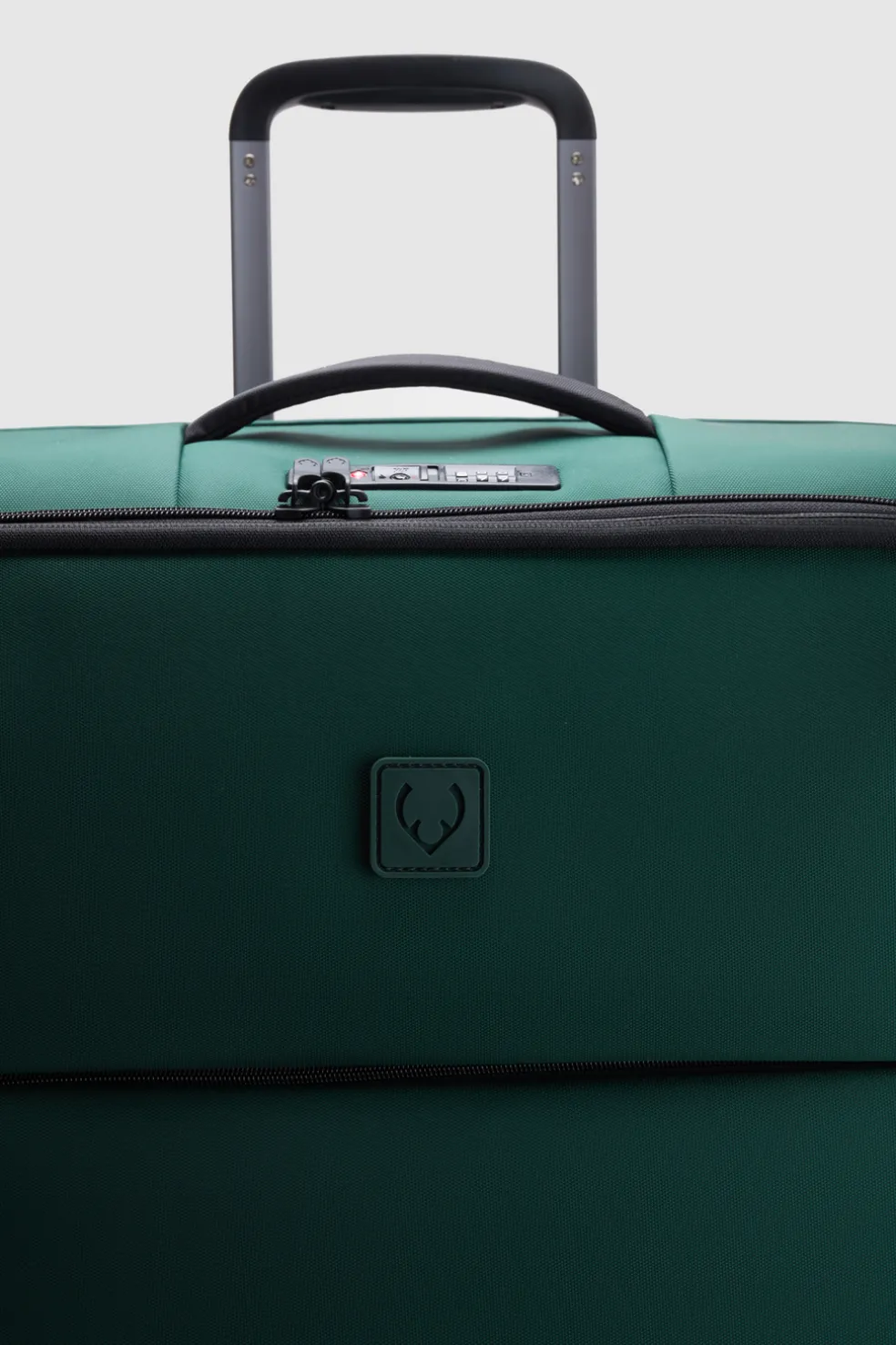 Soft Stripe 2.0 81cm Suitcase