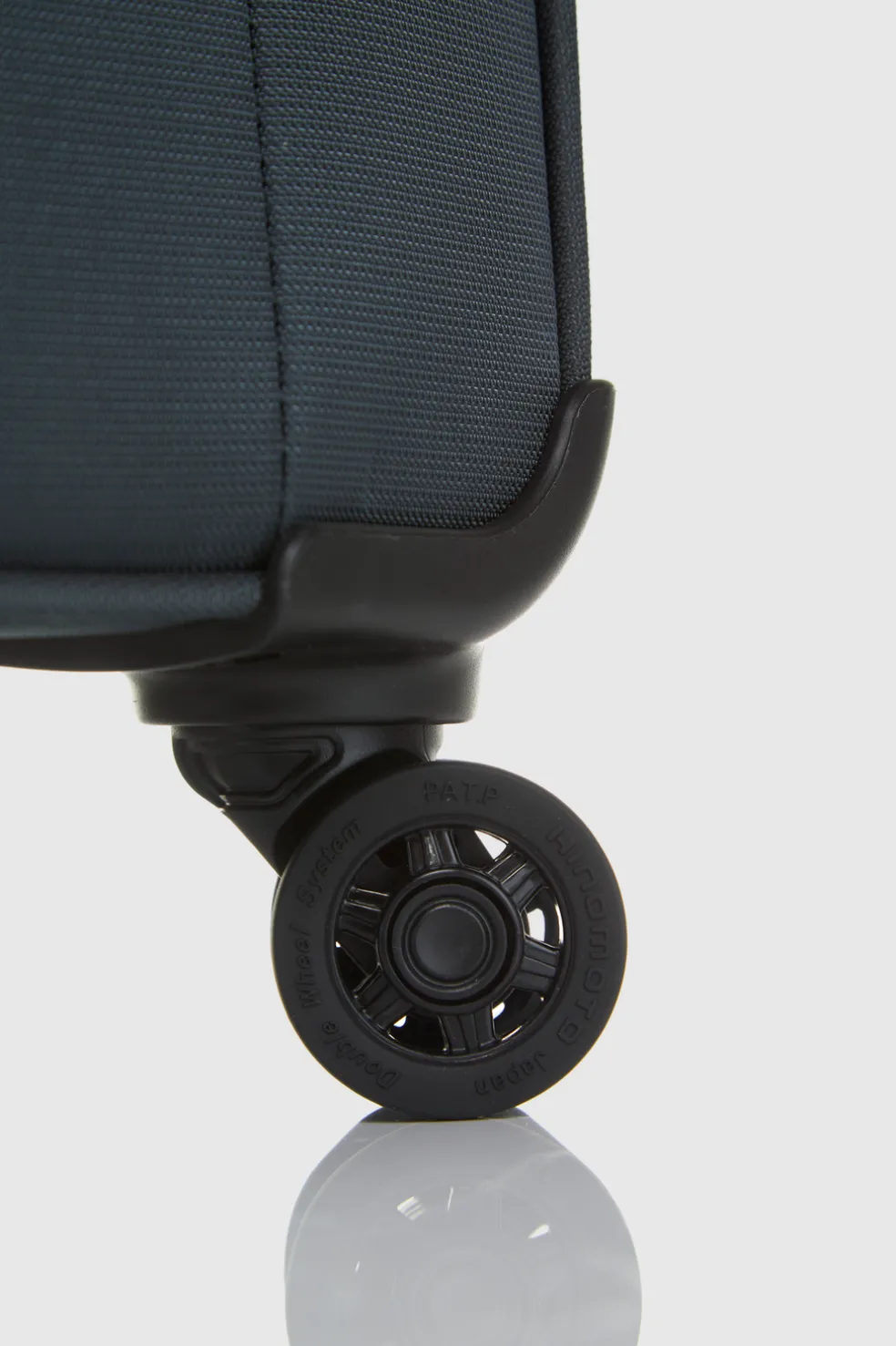 Spin Air 4 72cm Suitcase