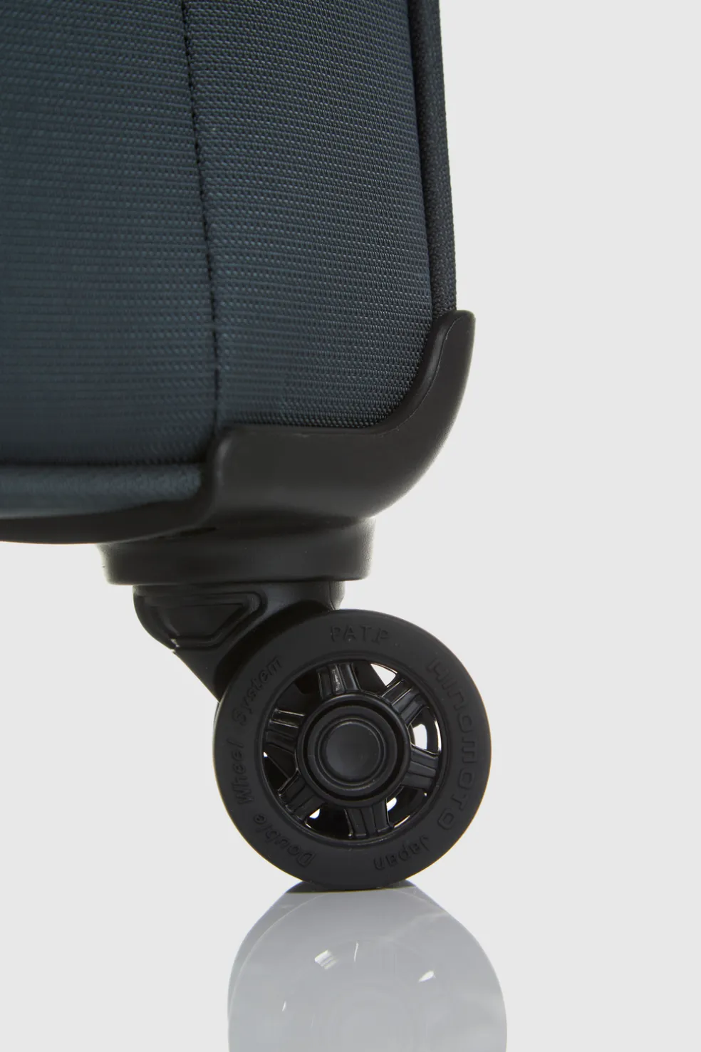 Spin Air 4 83cm Suitcase